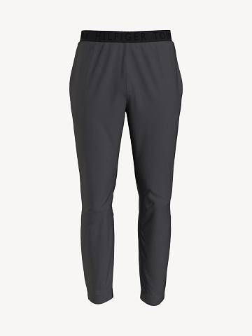 Black Men's Tommy Hilfiger Essential tech Jogger | AU_M31349