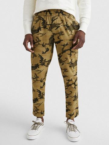 Green Men's Tommy Hilfiger Tapered fit camo Pants | AU_M31342